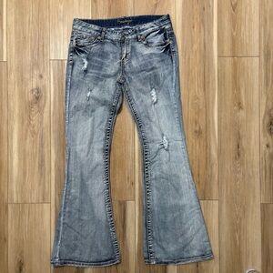 Amethyst Women's Junior Size 11 Distressed Flare Jeans Low Rise